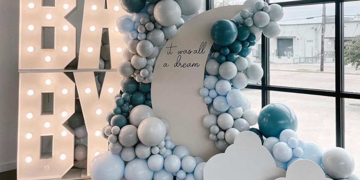DFW Flower Wall: Balloon Company Dallas Elevates Event Decor with Affordable Balloon Centerpieces