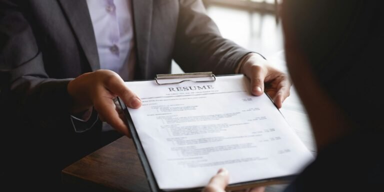 Why More Workers Are Embracing Job Hopping Today